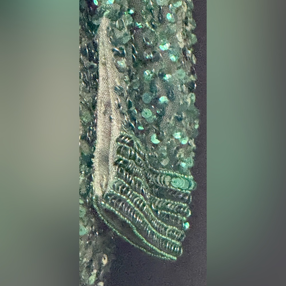 Elegant Green Sequin Dress - Picture 2 of 8